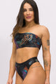 Biquíni Ombro Só e Calcinha Hot Pants Água Viva