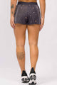 Short com Bolso e Fenda Estampa Conexão