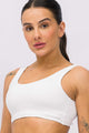 Top com Tiras nas Costas e Bojo Branco