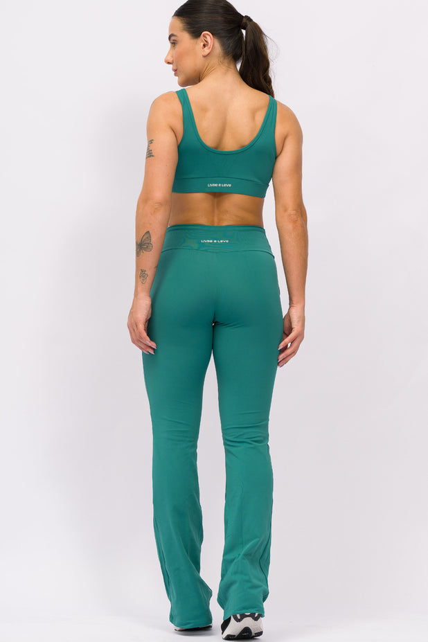 Calça Flare Modeladora com Bolso Botanical