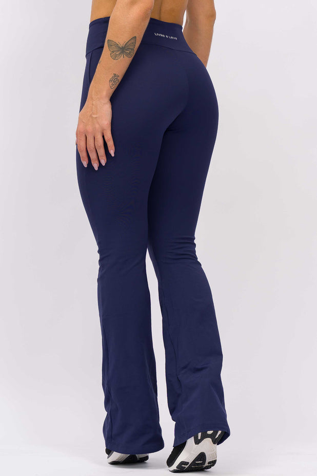 Calça Flare Modeladora com Bolso Marinho
