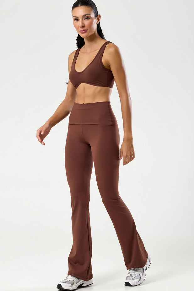 Conjunto Top Regata e Flare Cós de Virar Marrom