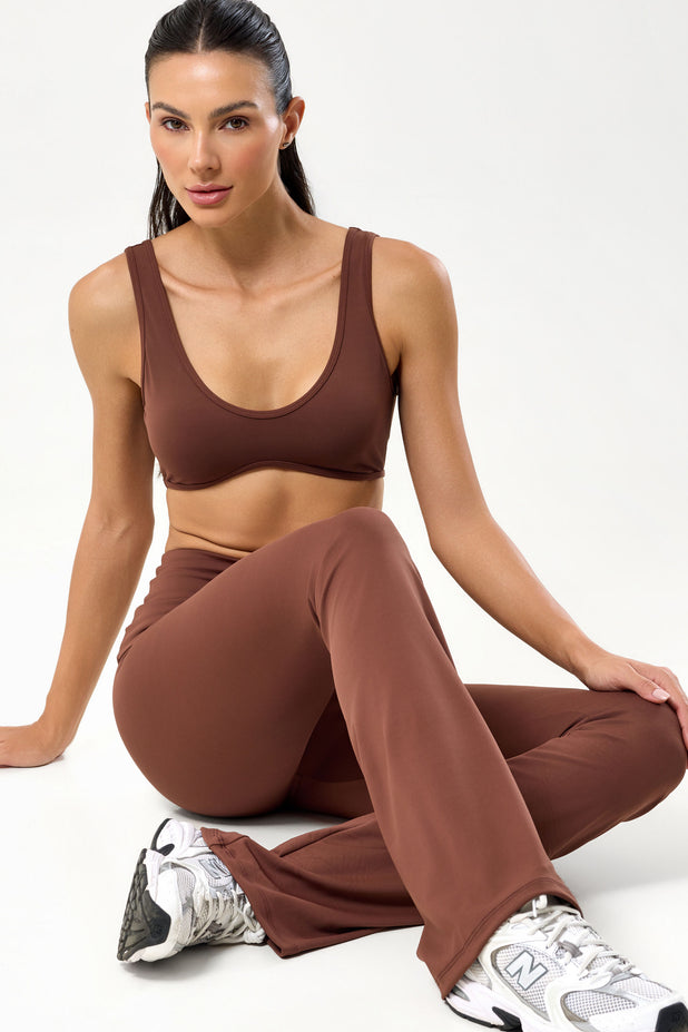 Conjunto Top Regata e Flare Cós de Virar Marrom