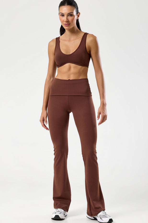 Conjunto Top Regata e Flare Cós de Virar Marrom