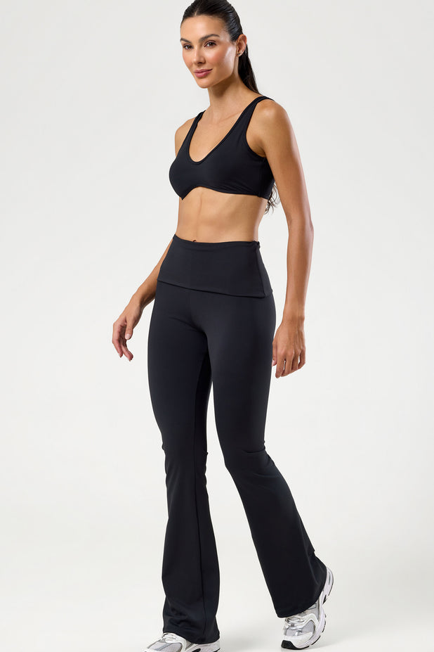 Conjunto Top Regata e Flare Cós de Virar Preto