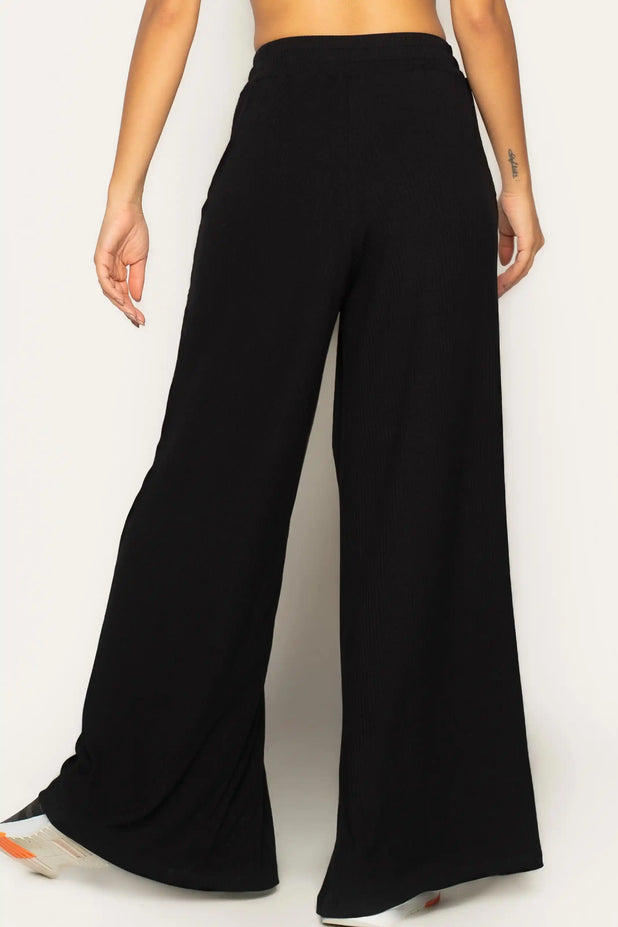 Pantalona Canelada com Bolso Preta