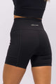 Bermuda Modeladora com Bolso Lateral Preta