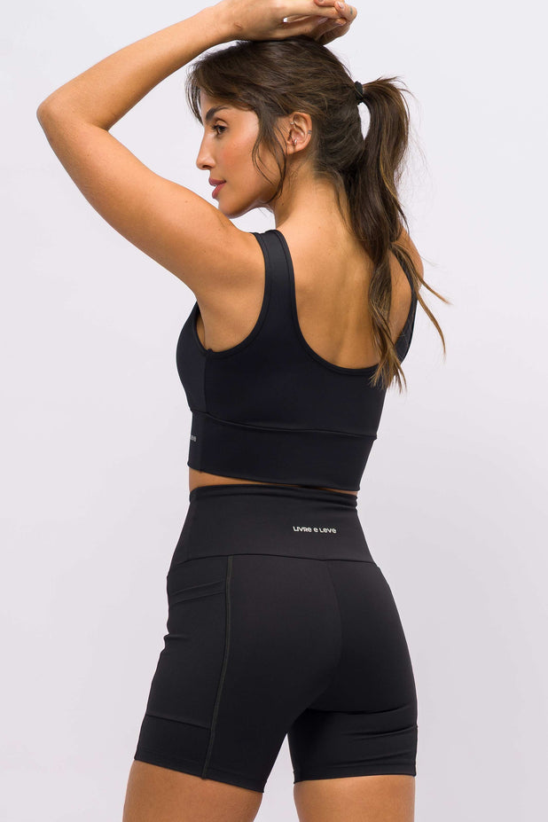 Conjunto Top Regata e Bermuda Modeladora com Bolso Lateral Preta