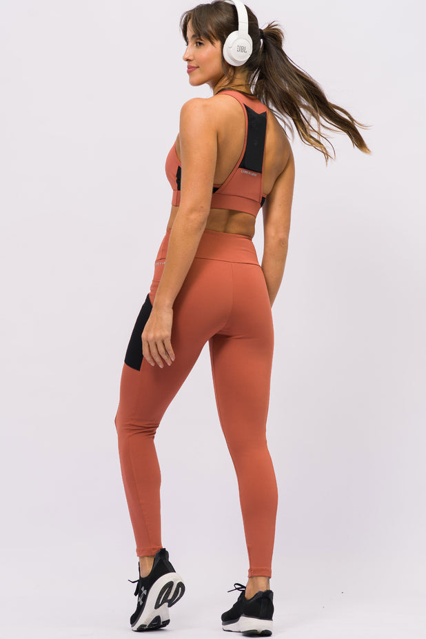 Conjunto Top com Bolso e Legging com 2 Bolsos Marrom