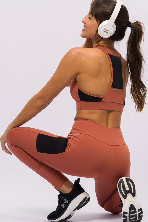 Conjunto Top com Bolso e Legging com 2 Bolsos Marrom