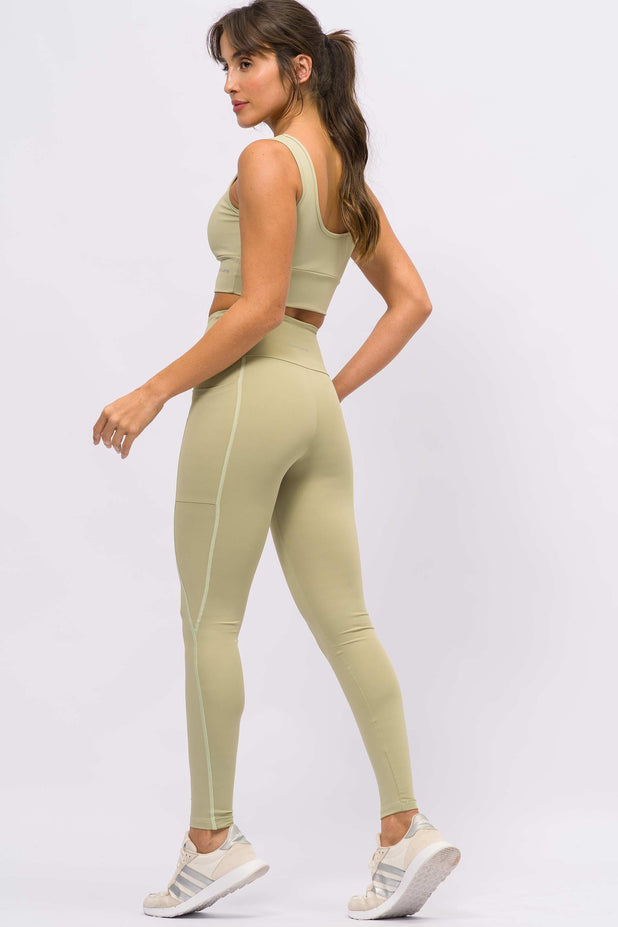 Conjunto Top Regata e Legging com Bolso Verde