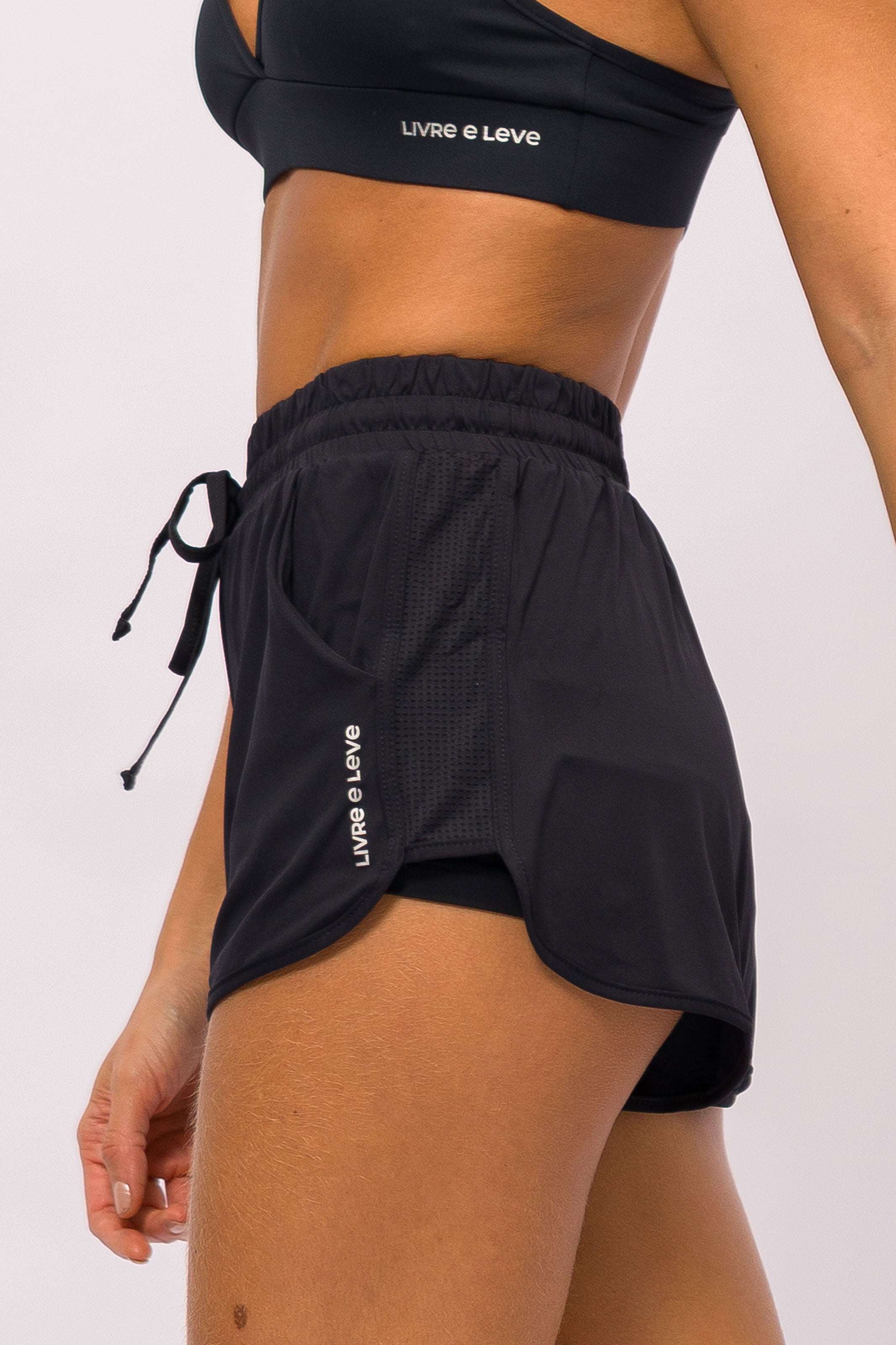 Short com Lateral em Tela Preto
