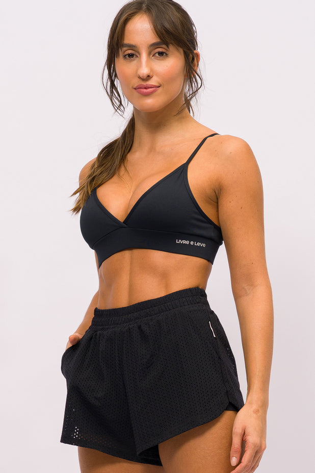 Short Furadinho com Bolso Preto