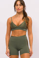 Conjunto Short com Recorte Brilhante Verde