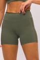 Short com Recorte Brilhante Verde